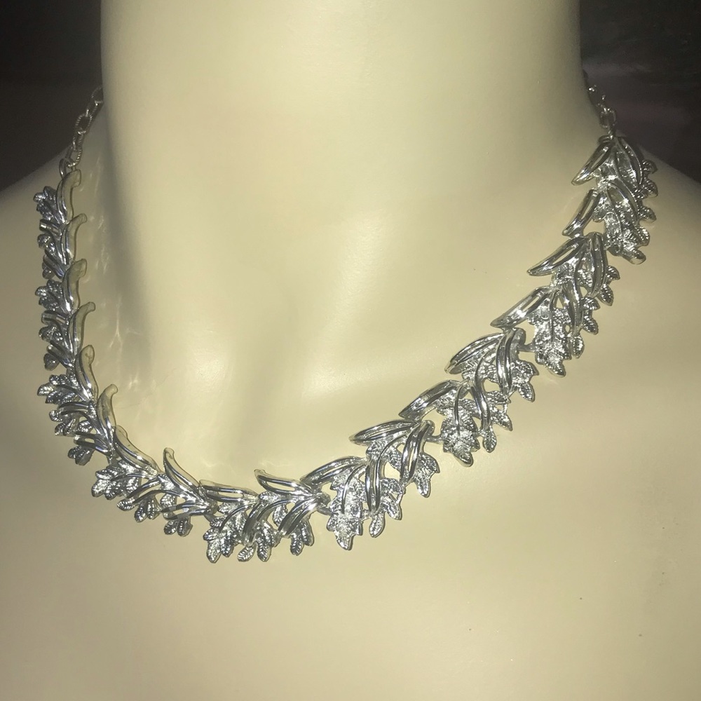 Vintage Silver Botanical Leaf Necklace/Choker - Picture 3 of 7